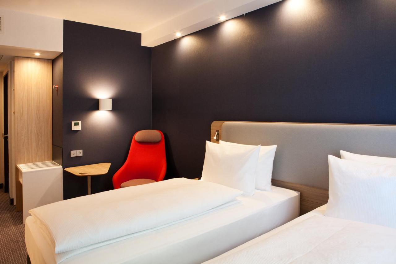 Holiday Inn Express & Suites - Basel - Allschwil By Ihg Exterior foto