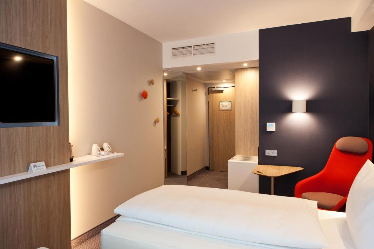 Holiday Inn Express & Suites - Basel - Allschwil, An Ihg Hotel Exterior foto