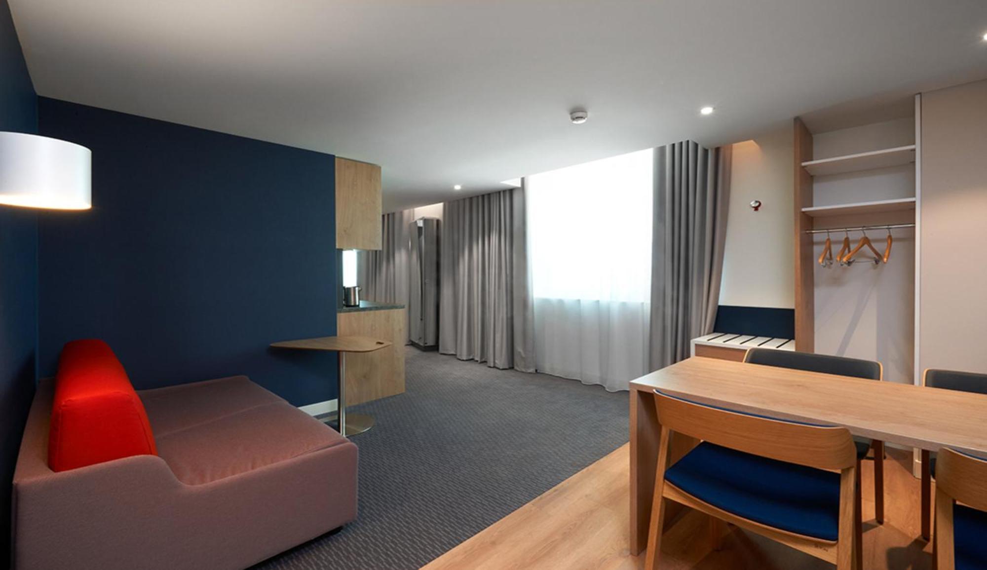Holiday Inn Express & Suites - Basel - Allschwil By Ihg Exterior foto